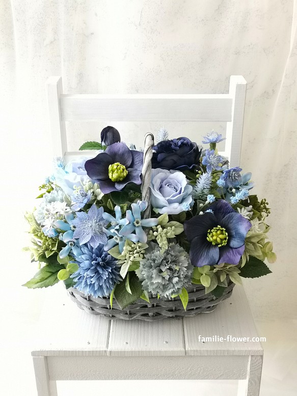造花アレンジメント☆『青い花いっぱいのバスケット』アーティフィシャルフラワー 1枚目の画像