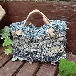 初夏にぴったり。。リネン＆ｃｏｔｔｏｎの裂き編みミニトート（ブルー系 1枚目の画像