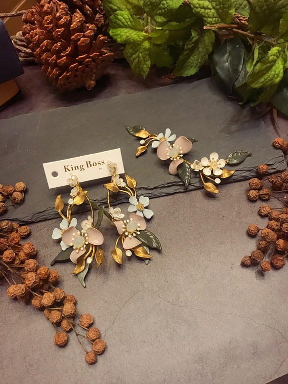 （冒牌老闆娘）水晶花朵系列手作新娘飾品耳環組（20191104-2） 第1張的照片