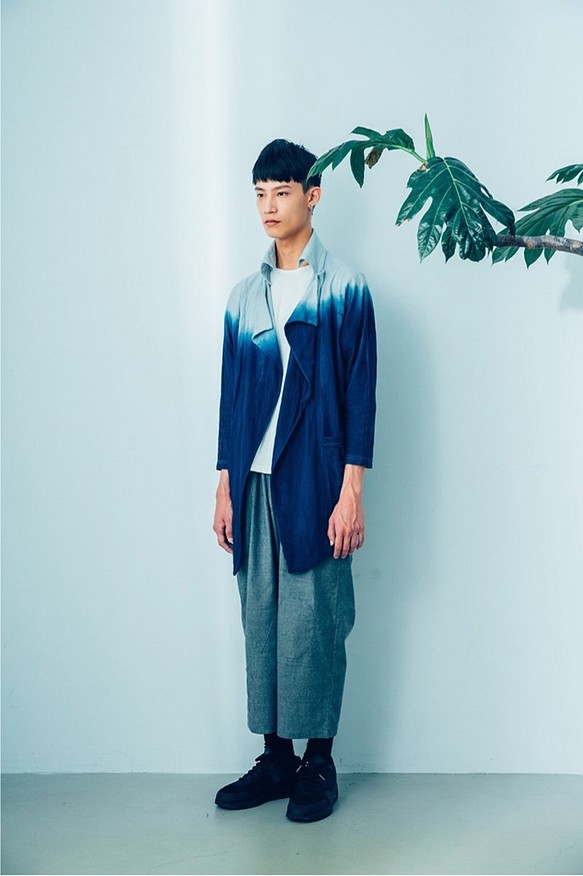 I . A . N Design 淺灰立領版型外套 漸層藍染 有機棉 Organic Cotton 第1張的照片