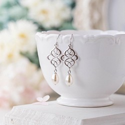 LeChaim珠寶♦母親節禮物♦花絲銀和奶油白色淚珠珍珠耳環 第1張的照片