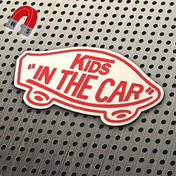 【マグネット】KIDS IN CAR:某ドデザイン 1枚目の画像