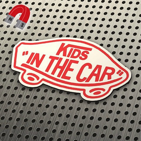 【マグネット】KIDS IN CAR:某ドデザイン 1枚目の画像