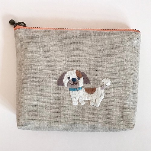 シーズー犬の刺繍ポーチ ポーチ 早川靖子 通販 Creema クリーマ ハンドメイド 手作り クラフト作品の販売サイト