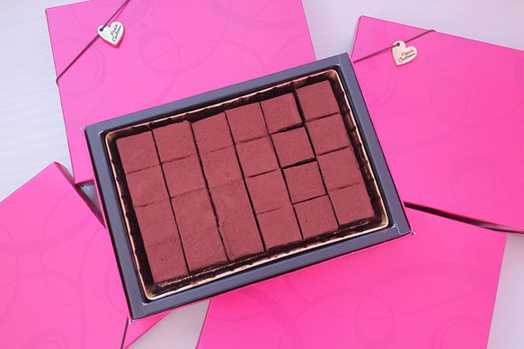 【期間限定】バレンタインスイーツ ミルクチョコの生チョコ24個入 1枚目の画像