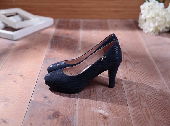 Bella-品牌藍黑-微尖頭真皮高跟鞋 第1張的照片
