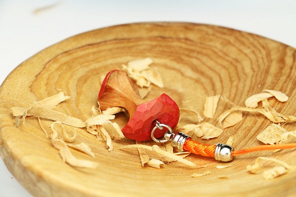 木製食べるりんごチャーム（高級車） - 木版画 - 手作り - 手作り色[オプション] 1枚目の画像