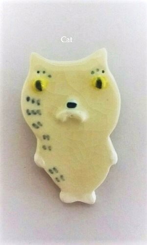 シリーズ三種　陶磁器ブローチ　猫 1枚目の画像