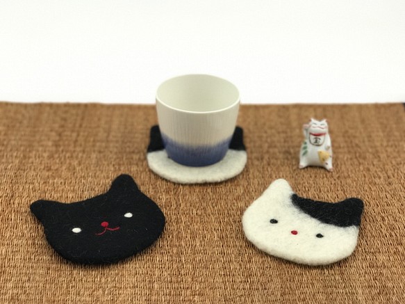 三隻黑白貓 羊毛氈杯墊 第1張的照片