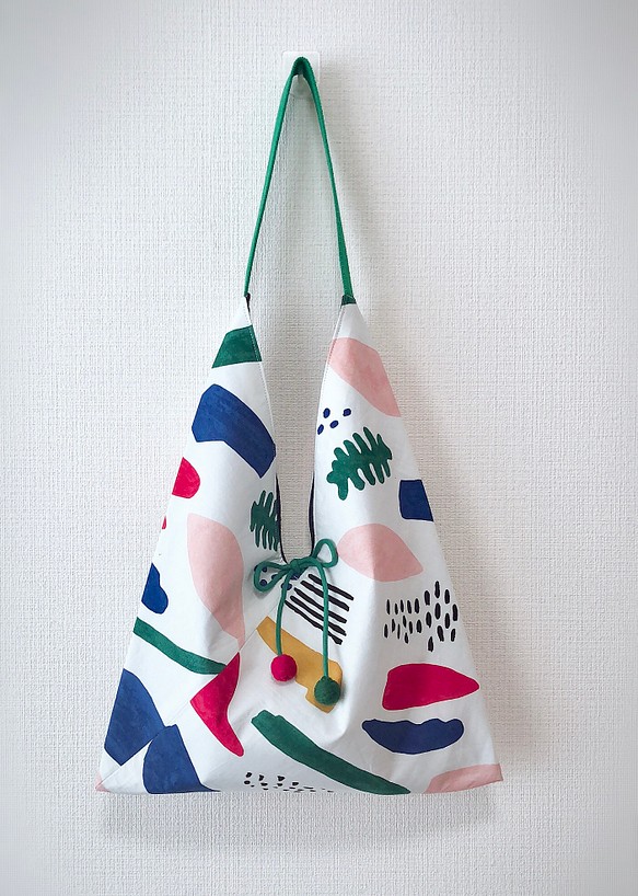 日本印花棉布粽型側背包-中尺寸-兩面用-彩色色塊 第1張的照片
