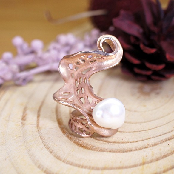 BALLERINA– Baroque Pearl 18K Rose Gold Plated Silver Ring 1枚目の画像