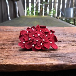 革花のスリーピン タマゴサイズ ローズレッド 1枚目の画像