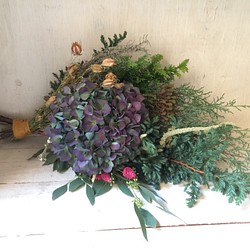 アンティーク紫陽花とフレッシュグリーンのスワッグ 1枚目の画像