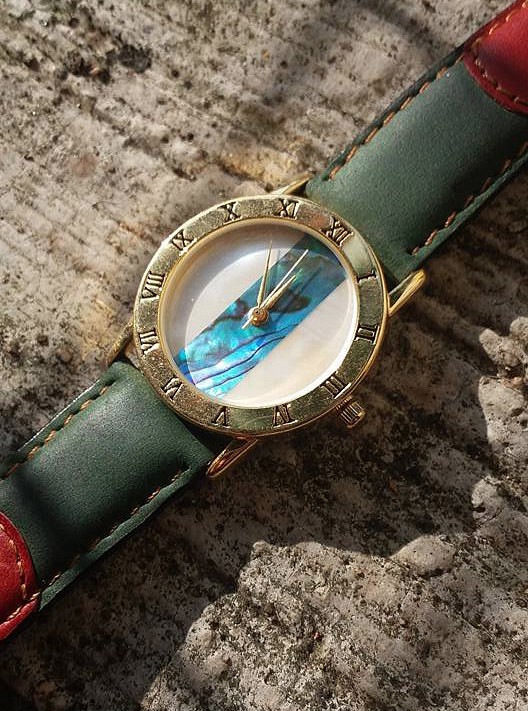 【Lost and find】藝術感 古董款 天然石 鮑貝 貝母 大錶面 手錶 第1張的照片