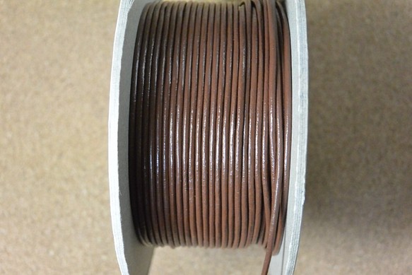 丸革紐 1.5mm×2m ブラウン 茶 革紐 レザーコード　 1枚目の画像