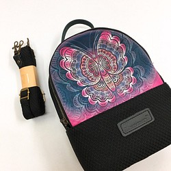 MINI冰箱小背包 [粉蝴蝶 黑包] 台灣創意設計手作 流行小包  後背 肩背 斜背 手拿 第1張的照片