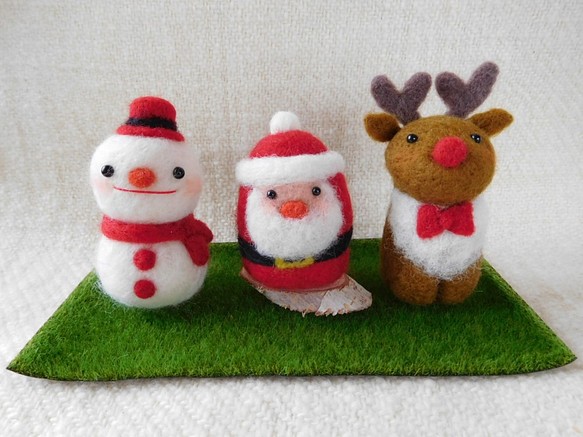 再び・クリスマスの仲間たち　サンタとトナカイと雪だるま 1枚目の画像