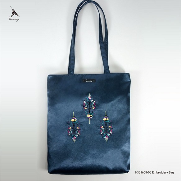 humming-吊燈花 Embroidery Bag 〈刺繡托特包〉寶石藍 第1張的照片