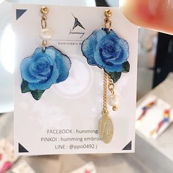 humming-Embroidery earrings 藍玫瑰〈刺繡耳環〉不鏽鋼耳針/ 可改夾式/花卉系列/ 第1張的照片