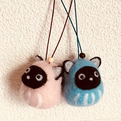 【sold  out】羊毛 黒猫だるまちゃん 1枚目の画像