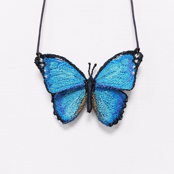 刺繡。天然石蝴蝶項鍊 / 大藍閃蝶 Menelaus Blue Morpho Butterfly 第1張的照片