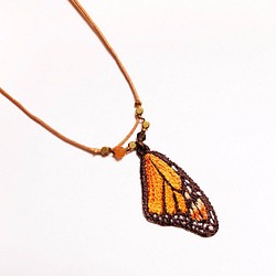 刺繡。天然石蝶羽項鍊 / 帝王蝶 Monarch Butterfly 第1張的照片