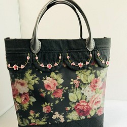 【人気再販】薔薇刺繡のチュールトートバッグ 1枚目の画像