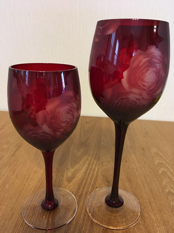 レン様オーダー品)ワイングラスRose・赤×2 ワイングラス Renon 通販
