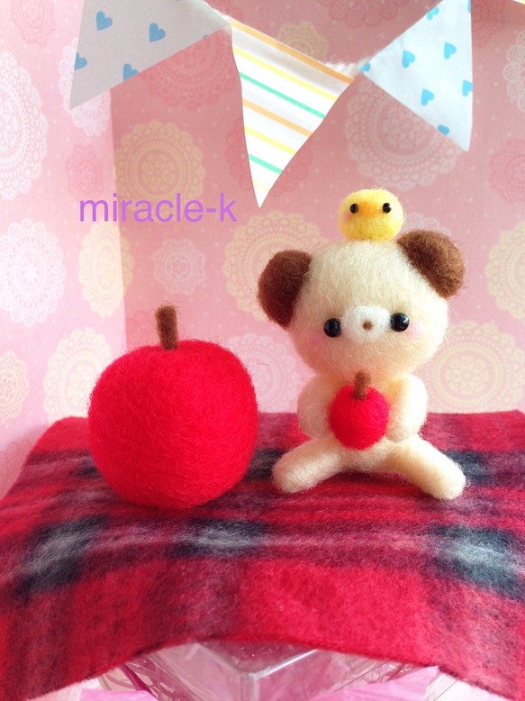 再販・リンゴ大好き♡・くまさんとヒヨコくん 1枚目の画像