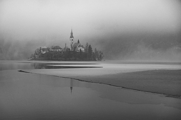 免費送貨A4打印照片“冬天的斯洛文尼亞布萊德湖（單色）：A” 第1張的照片