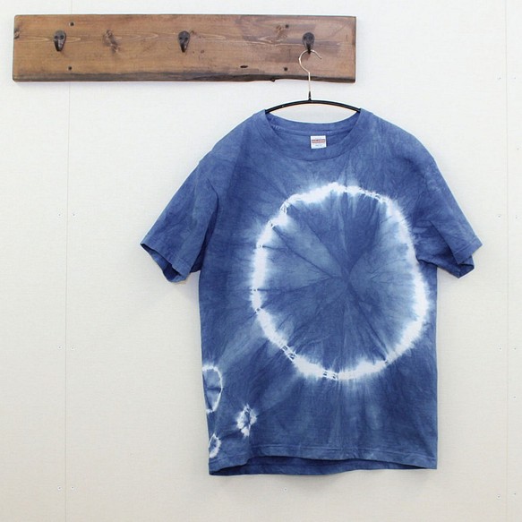 藍染絞りtシャツ No R012 Tシャツ カットソー Cele 通販 Creema クリーマ ハンドメイド 手作り クラフト作品の販売サイト