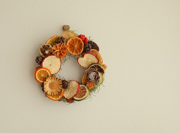 【蘭さま専用ページ】Delicious♡木の実とドライフルーツのリース 1枚目の画像