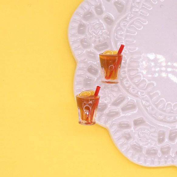 遊び心のあるデザイン香港スタイルの冷凍レモンティーピアス 1枚目の画像