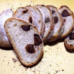 黒いちじくのパン 1枚目の画像