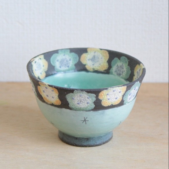 花柄ご飯茶碗(イエロー・ミドリ) 1枚目の画像