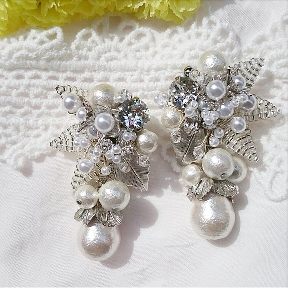 Beads flower × cottonpearl pierce（silver×silver） 1枚目の画像