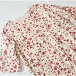 綿麻　フレア袖の花柄チュニック 1枚目の画像