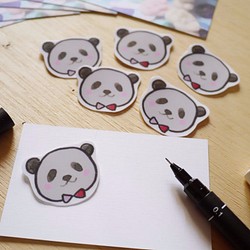 手繪插畫風格 完全 防水貼紙 小熊貓 一包12入 第1張的照片