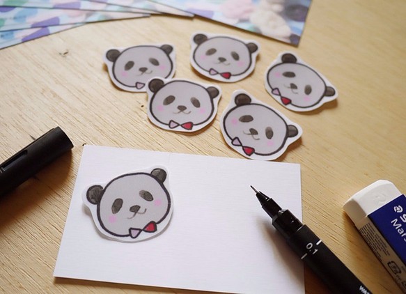 手繪插畫風格 完全 防水貼紙 小熊貓 一包12入 第1張的照片