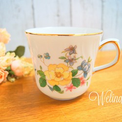 エレガント ❁ 薔薇花柄のマグカップ 1枚目の画像