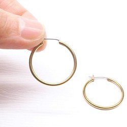 《二毛銀》【18K金黃銅底中型圈圈耳環】（一對） 第1張的照片