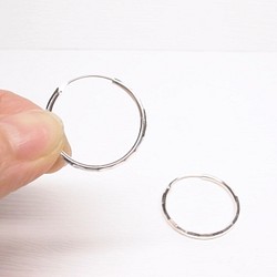 「銀ウール」[2mm厚の銀パイプ部、大きな円ピアス（ペア） 1枚目の画像
