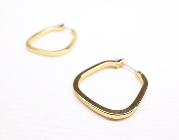 《二毛銀》【18K金黃銅底方條造型圈圈耳環】（一對） 第1張的照片