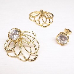 《二毛銀》【黃銅鍍18K金+復古花瓣組合式鋯石耳環】（一對） 第1張的照片