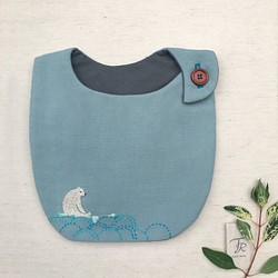客製姓名手工刺繡╴寂寞北極刺繡款 嬰幼兒圍兜 口水巾 彌月禮 第1張的照片