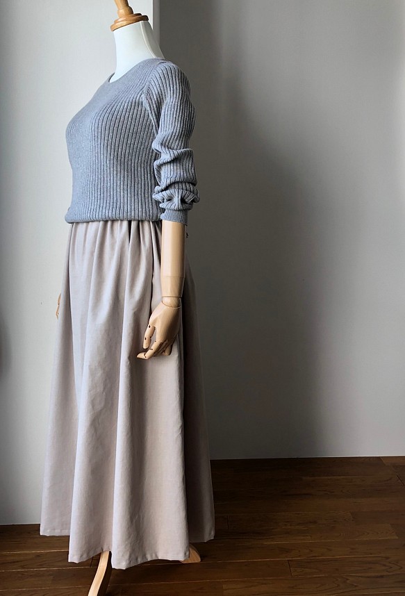 リボンを後ろでギュッと結ぶフレンチコーデュロイのロングスカート ソイラテ 1枚目の画像