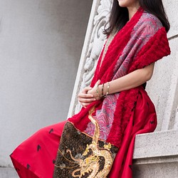 [オフセット] No.82 *女性天皇。皇后*デザイナー手作りの赤と黒の色中国風の龍と鳳凰金王室の刺繍スカーフショール 1枚目の画像