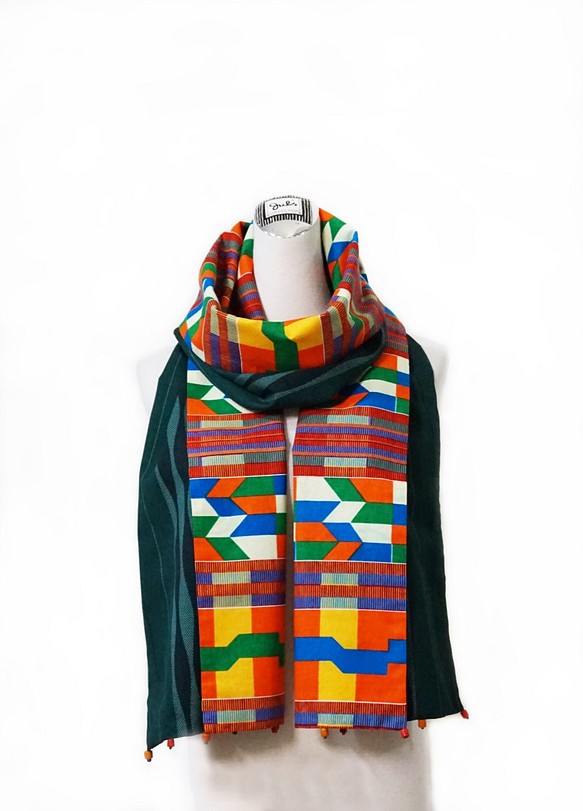 スカーフNo.244 *明るい太陽の下の色*デザイナーの純粋な手作りのアフリカの明るい幾何学的なコットンプリントステッチ緑の伝統 1枚目の画像