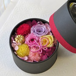 和花（あいか）愛らしい和花の丸いフラワードームボックス   　無料プレゼントラッピング 1枚目の画像