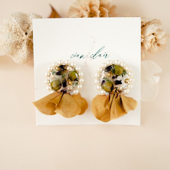樹花花果系列珍珠鑲邊荷葉邊橄欖耳環耳環 第1張的照片